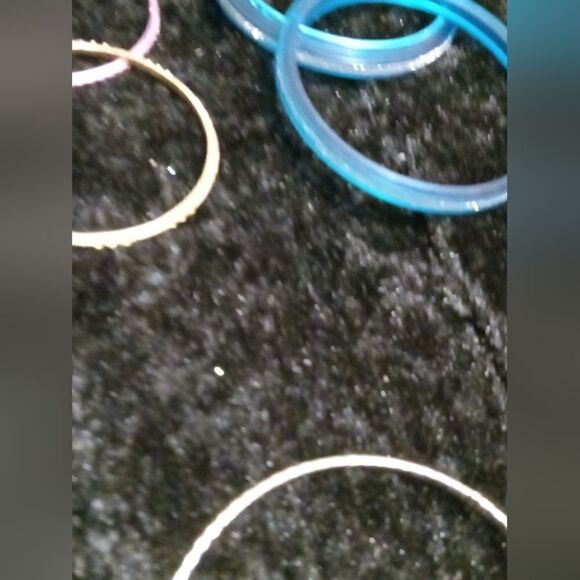  Lot Of Assorted Child Or Doll Sized Bangles - Picture 7 of 11